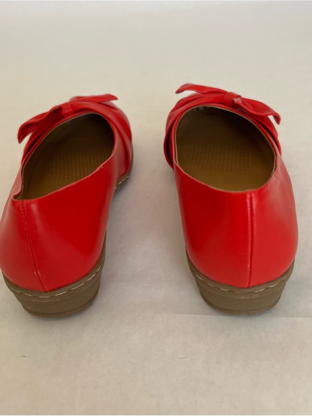 Women’s Comfortview Pamela Size 9M Red Faux Leather Bow Slip On Wedge Shoes - Picture 4 of 8